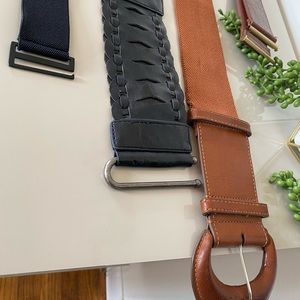 🎉 bundle of 4! Stretch belts - 2 black / 2 brown - M/L